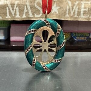 Trifari 2007 Green Enamel Red Rhinestone Oval Photo Frame Wreath Pendant Red Bow